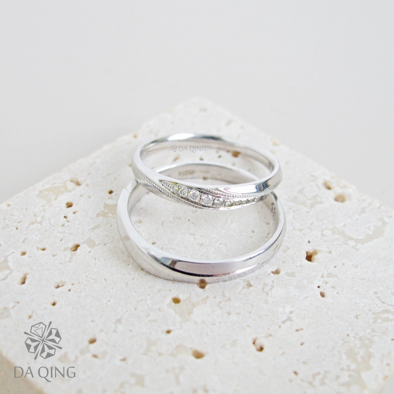 鉑金滾邊戒身對戒